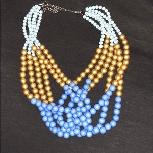 Super cute bold necklace. Never worn